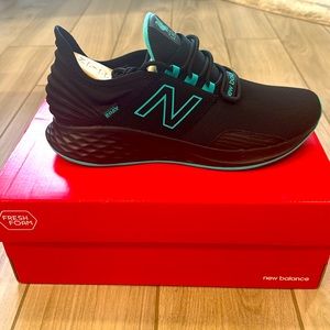 New Balance Cruz Fresh Roav Liverpool FC 2020 Soccer Cross Training Shoes